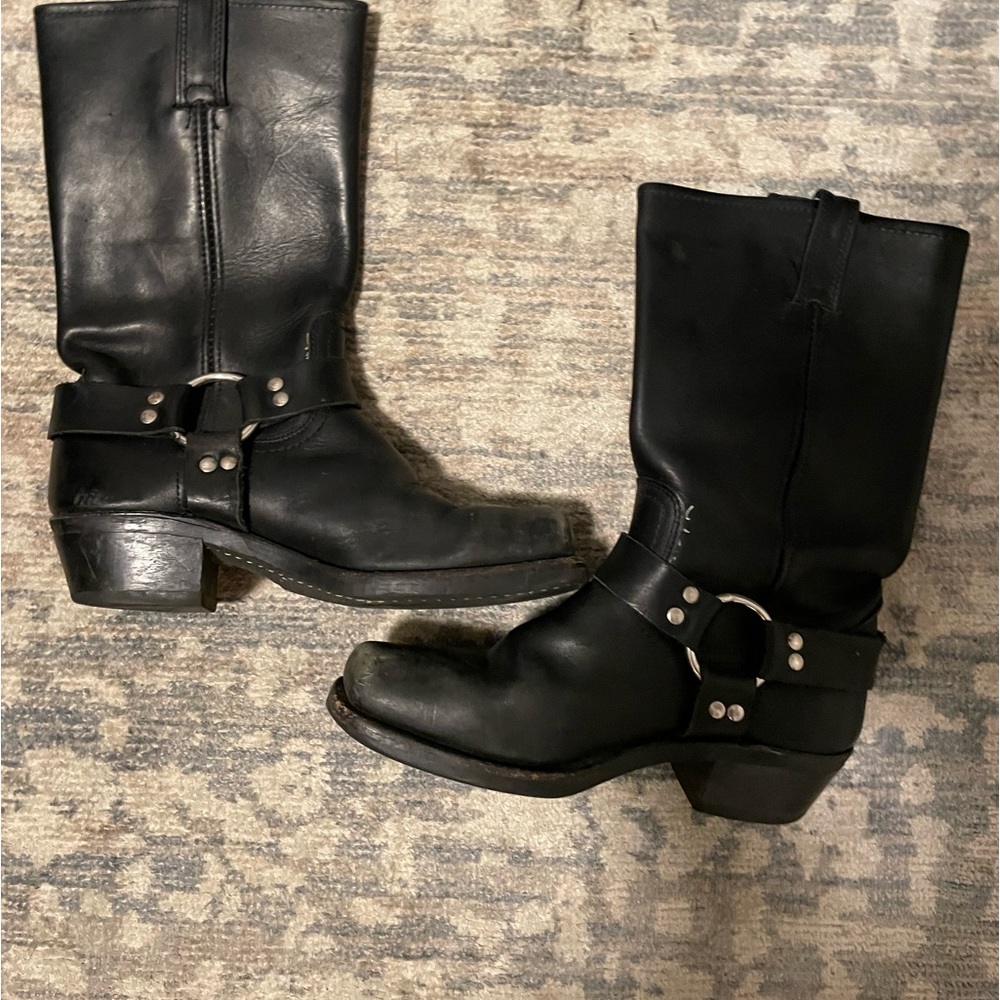 Black Frye Harness Boots - Some wear (see pictures) Size 8 Men’s (Women’s 10)
